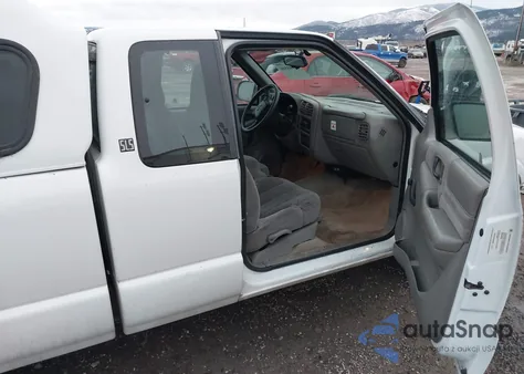 2000 GMC Sonoma Sls z USA, uszkodzony, nr VIN 1GTCS1953Y8288279